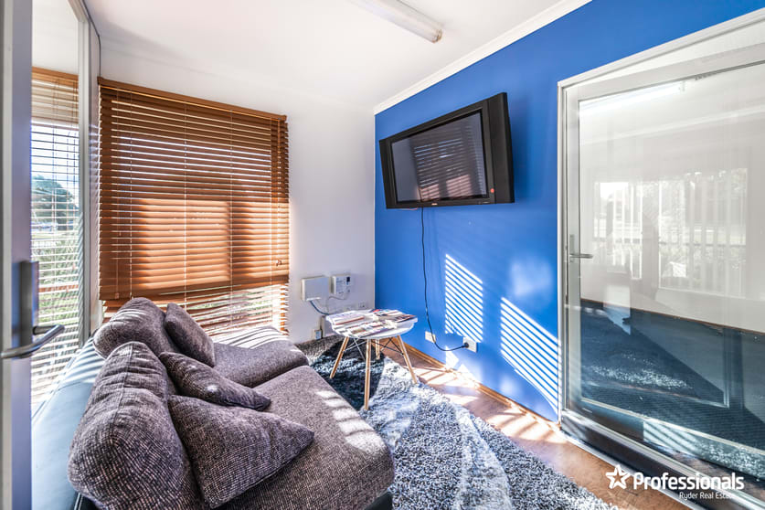 Click to view all images 2/5 Smith Street Melton VIC 3337 - Image 3