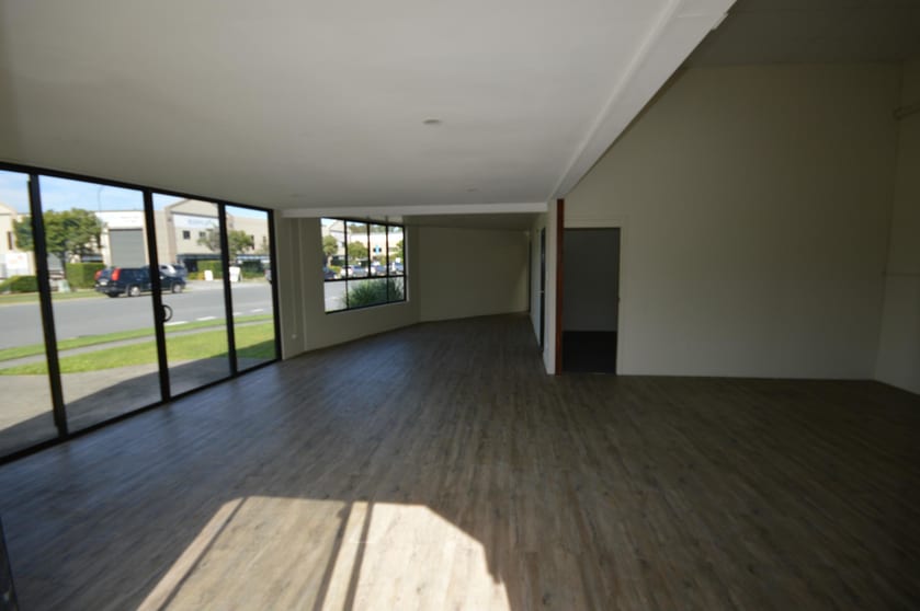 Click to view all images Burleigh Heads QLD 4220 - Image 1