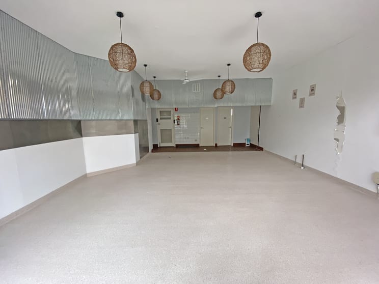 Click to view all images 513 Main Road Golden Point VIC 3350 - Image 2