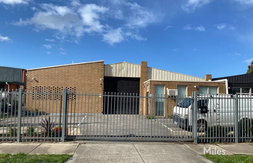 Click to view all images 16 Milne Street Thomastown VIC 3074 - Image 1