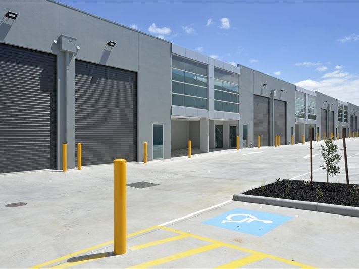 Click to view all images 4 Precision Lane Notting Hill VIC 3168 - Image 1