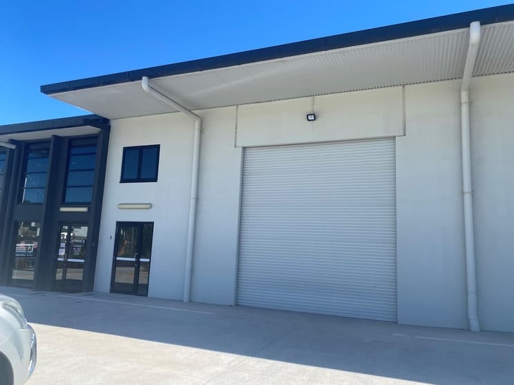 Click to view all images Unit 2/25 Enterprise Street Caloundra West QLD 4551 - Image 1