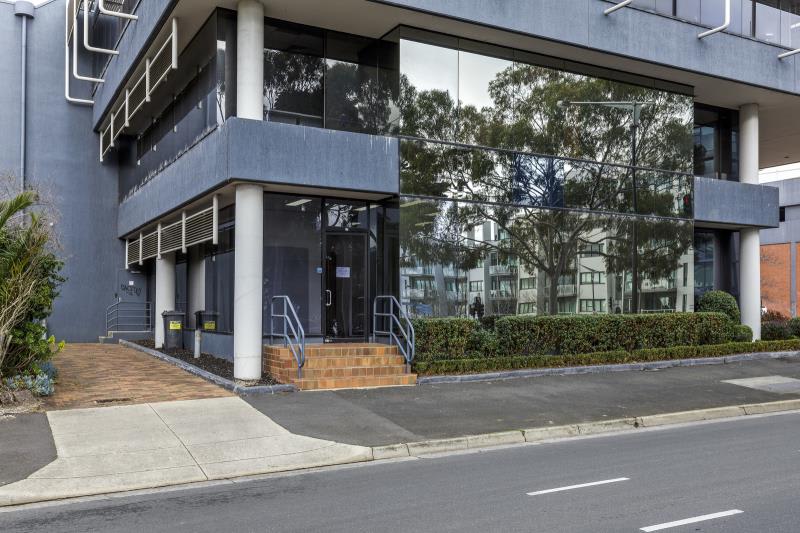 Click to view all images 82 Brougham Street/82 Brougham Street Geelong VIC 3220 - Image 3