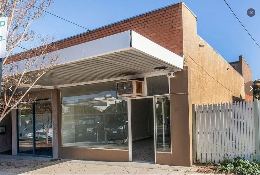 Click to view all images 61 Marianne Way Mount Waverley VIC 3149 - Image 2