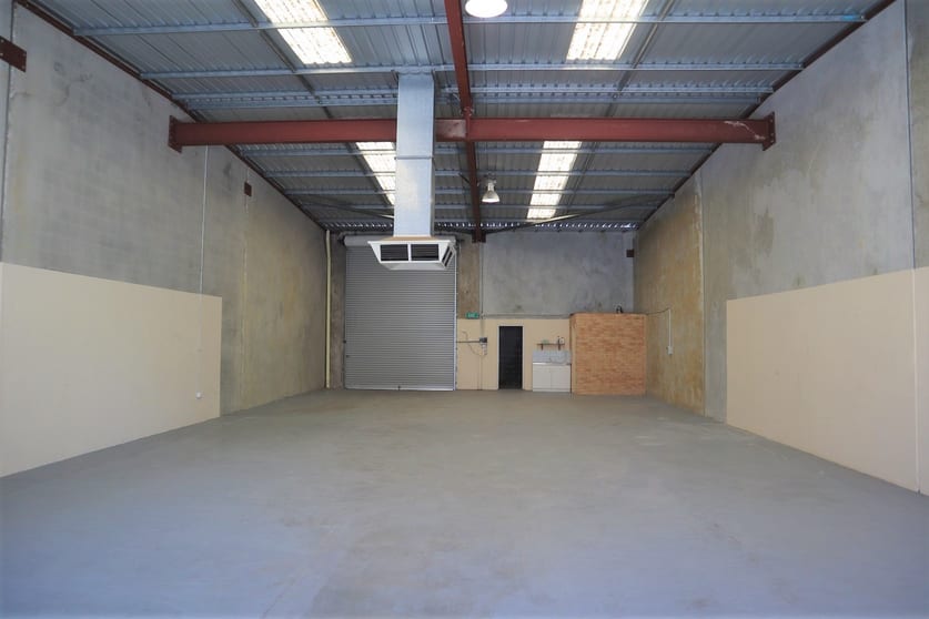 Click to view all images 5/15 Dyer Road Bassendean WA 6054 - Image 2