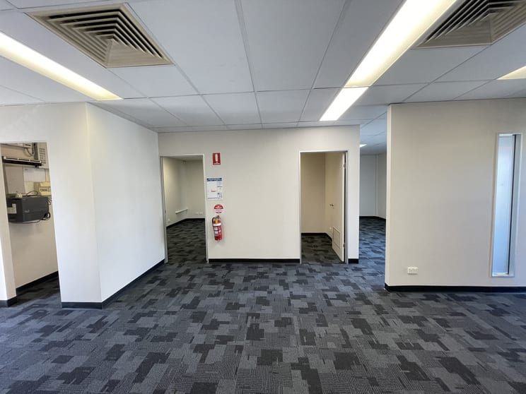 Click to view all images 4/738 Gympie Road Chermside QLD 4032 - Image 3