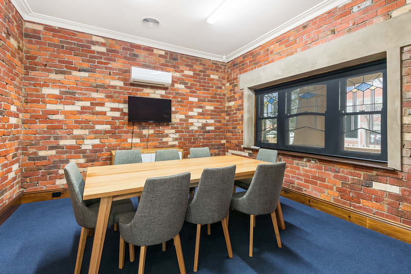 Click to view all images 10 Hopetoun Street Bendigo VIC 3550 - Image 3