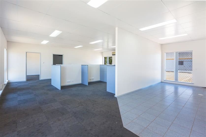 7 Coulson Way Canning Vale WA 6155 - Image 2