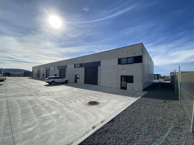 Click to view all images 17/7-9 Cessna Way Cambridge TAS 7170 - Image 2