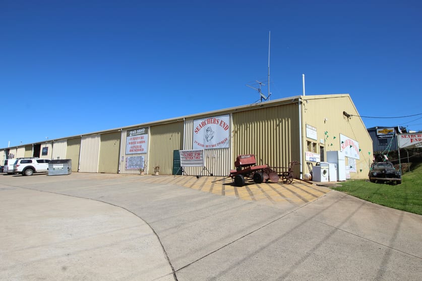 Click to view all images 1-3/232 North Street Toowoomba QLD 4350 - Image 1