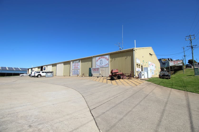 Click to view all images 1-3/232 North Street Toowoomba QLD 4350 - Image 3
