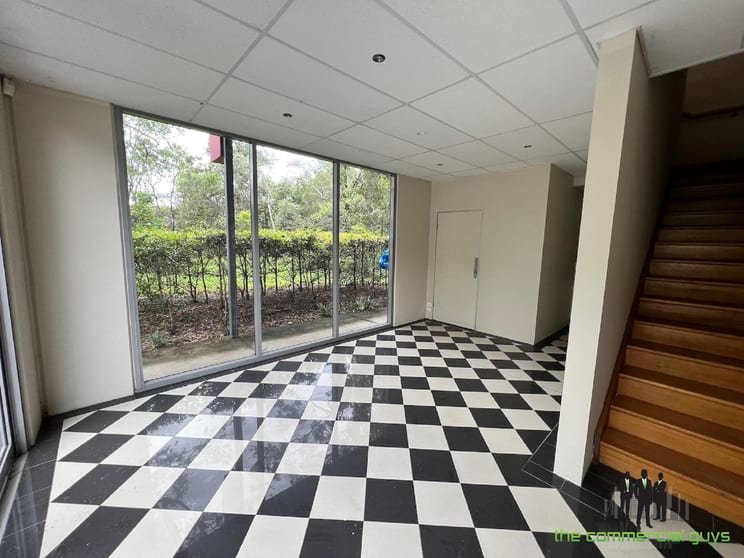 Click to view all images 11/96 Gardens Dr Willawong QLD 4110 - Image 3