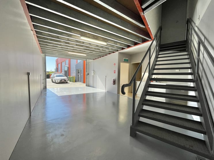 Click to view all images Unit 5, 19 Millennium Circuit Helensvale QLD 4212 - Image 3