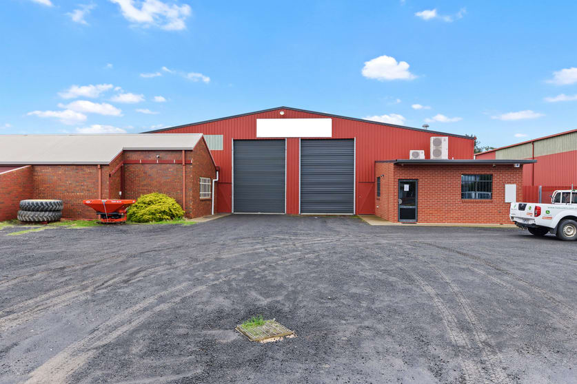 Click to view all images 285 Midland Highway Epsom VIC 3551 - Image 1