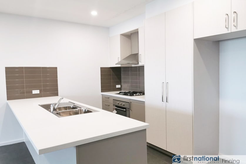 Click to view all images 3 Push Pea Way Cranbourne West VIC 3977 - Image 1
