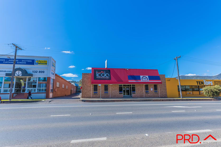 2/172 Peel Street Tamworth NSW 2340 - Image 1