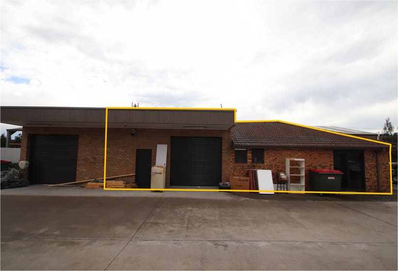 Click to view all images 1/4 Mineral Road Oak Flats NSW 2529 - Image 2