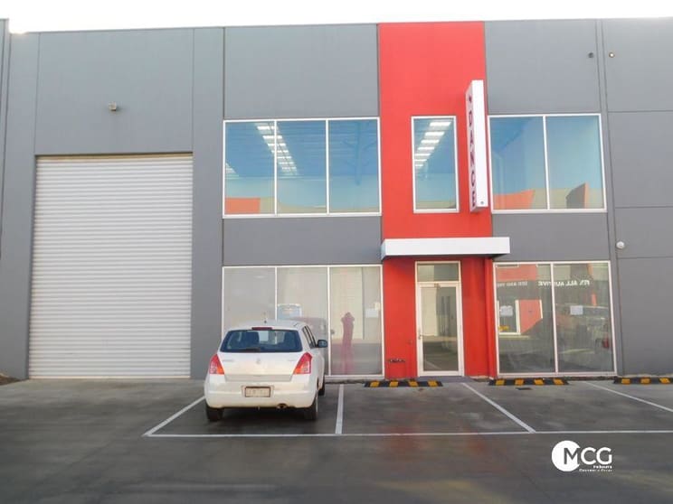 2/39 Eucumbene Drive Ravenhall VIC 3023 - Image 1