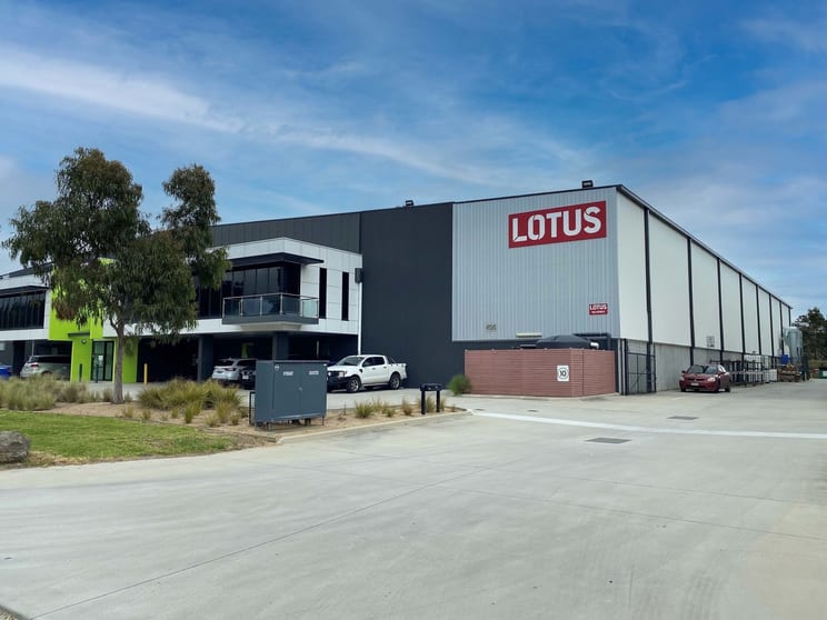 Click to view all images 17 Nina Link Dandenong South VIC 3175 - Image 1