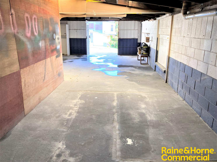 Click to view all images U5/17 Ashton Street Labrador QLD 4215 - Image 3