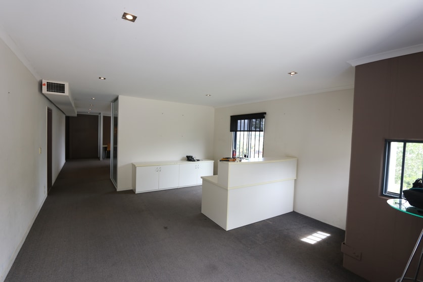 Click to view all images 12/8 Fortitude Crescent Burleigh Heads QLD 4220 - Image 2