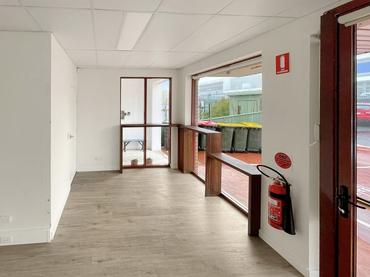 Click to view all images 1/37 Pioneer Place Katoomba NSW 2780 - Image 2