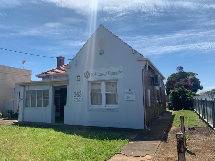 Click to view all images 243 Grange Road Findon SA 5023 - Image 1