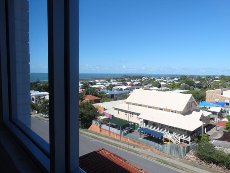 Click to view all images 404/182 Bay Terrace Wynnum QLD 4178 - Image 1
