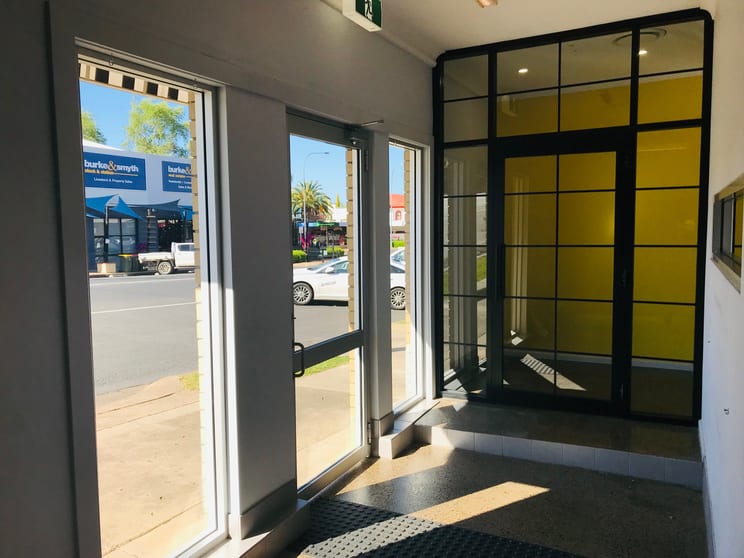 1/12 Bourke Street Tamworth NSW 2340 - Image 2