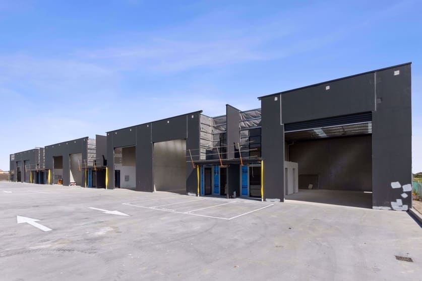 Click to view all images 6-8 Kadak Place Breakwater VIC 3219 - Image 3