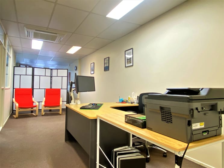 Click to view all images 4/6 Vanessa Boulevard Springwood QLD 4127 - Image 3