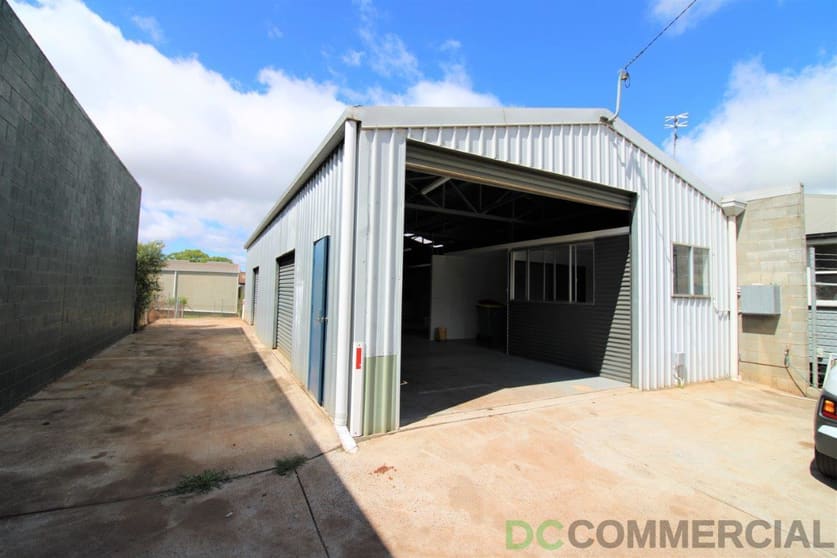 Click to view all images 122B Jellicoe Street North Toowoomba QLD 4350 - Image 2