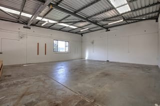 Click to view all images 30-32 Commercial Drive Ashmore QLD 4214 - Image 2