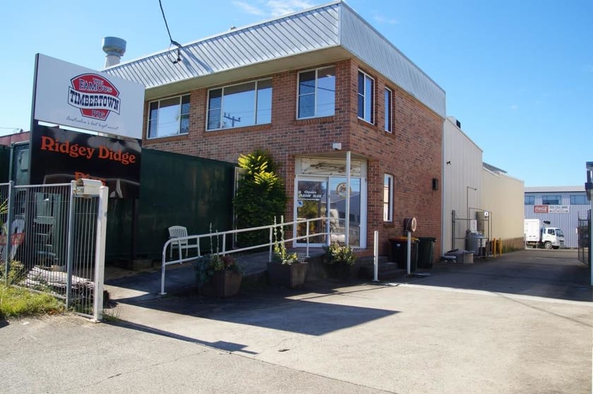 Click to view all images Upstairs/4/10 Blackbutt Road Port Macquarie NSW 2444 - Image 1