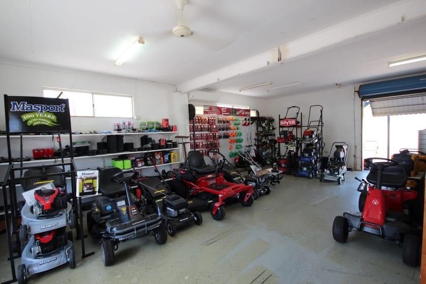 Click to view all images Shop 8/113 Bamford Lane Kirwan QLD 4817 - Image 3