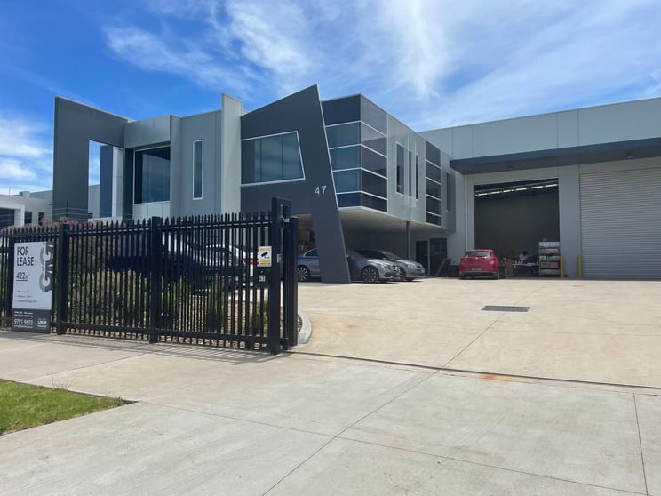 Click to view all images 47 Indian Drive Keysborough VIC 3173 - Image 1