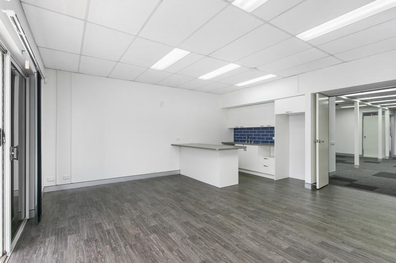 Click to view all images 24 Logan Road Woolloongabba QLD 4102 - Image 3