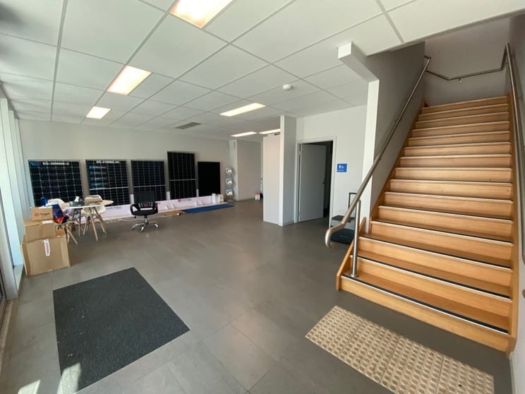 Click to view all images 145-147 Atlantic Drive Keysborough VIC 3173 - Image 3