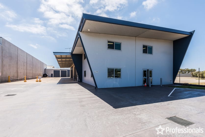 45 Bradford Street Geraldton WA 6530 - Image 2