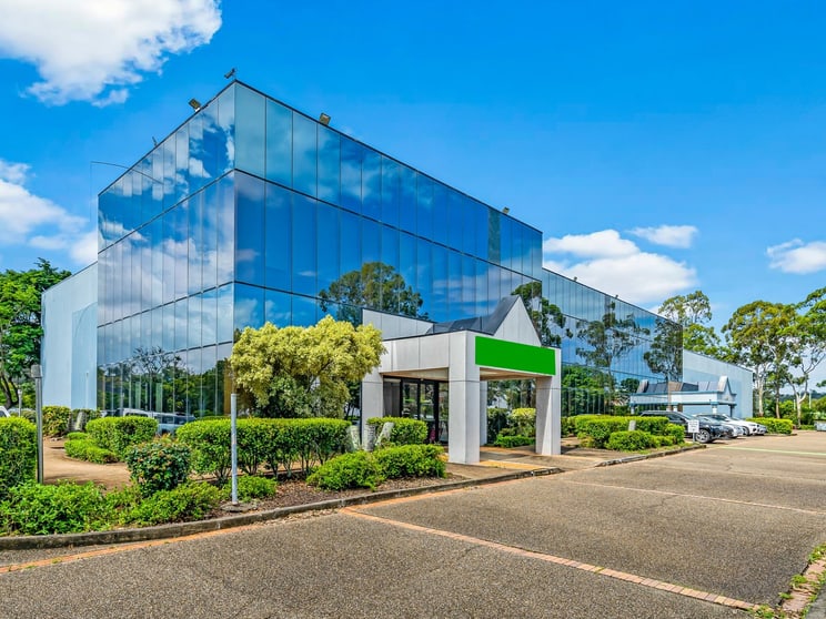 Click to view all images 1/1-31 Commercial Drive Shailer Park QLD 4128 - Image 1