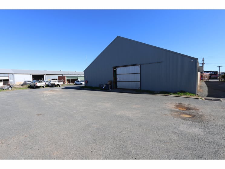 10 Dobney Avenue Wagga Wagga NSW 2650 - Image 3