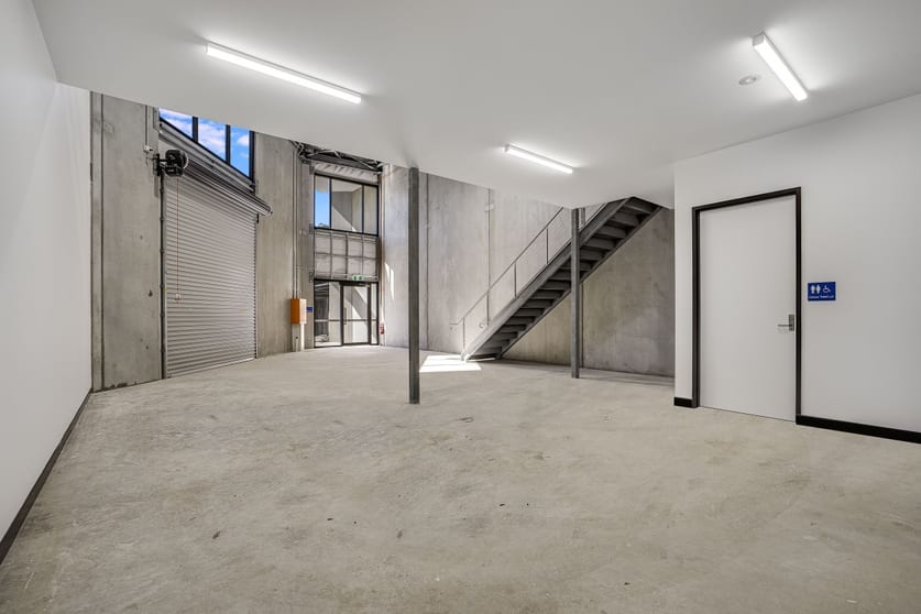 Click to view all images 2/3 Griffiths Road Broadmeadow NSW 2292 - Image 3