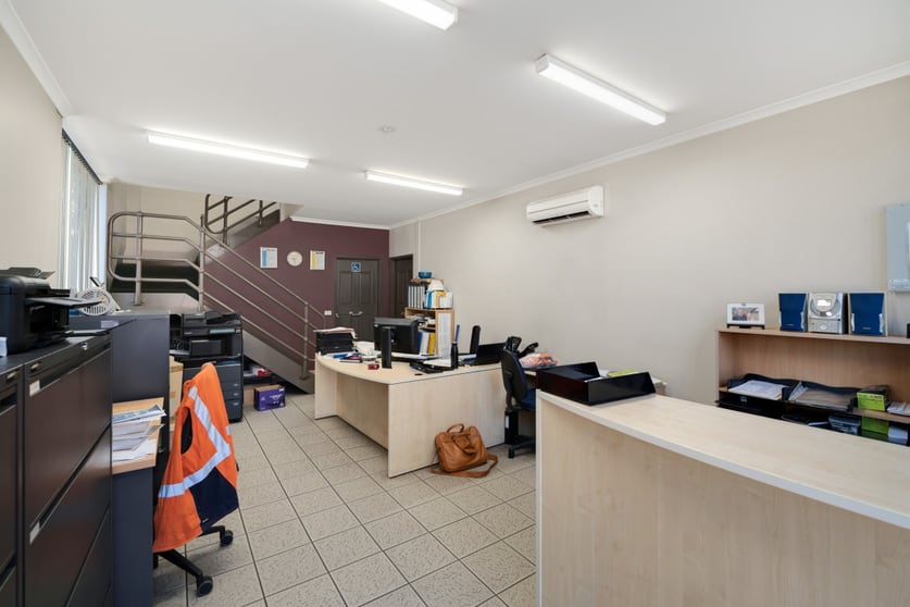 1 & 2/18 Kinta Drive Beresfield NSW 2322 - Image 3