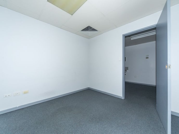 Click to view all images Suite 6, 174 Payneham Road Evandale SA 5069 - Image 3