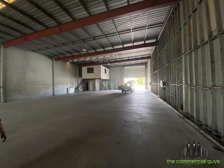 Click to view all images 4/18-20 Lear Jet Dr Caboolture QLD 4510 - Image 3