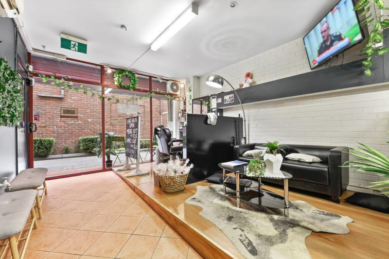 Click to view all images 2 Kempson Walk Berwick VIC 3806 - Image 1