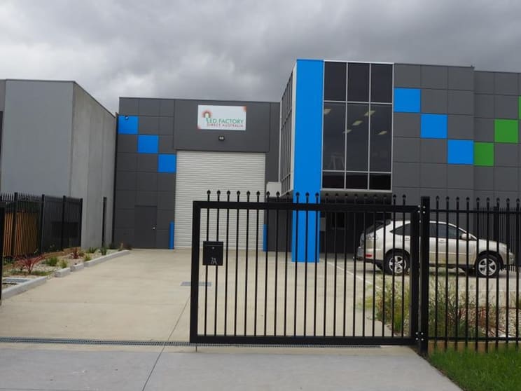 Click to view all images 7A Heland Place Braeside VIC 3195 - Image 2