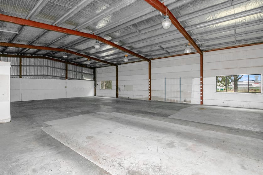 Click to view all images 1/28 Machinery Drive Tweed Heads South NSW 2486 - Image 3