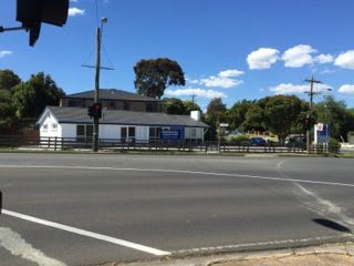 Click to view all images 25 Mount Pleasant Drive Mount Waverley VIC 3149 - Image 2
