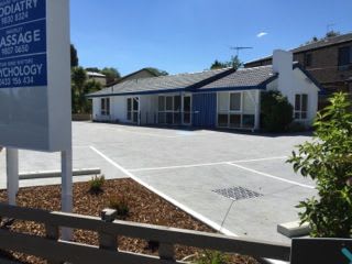 Click to view all images 25 Mount Pleasant Drive Mount Waverley VIC 3149 - Image 3